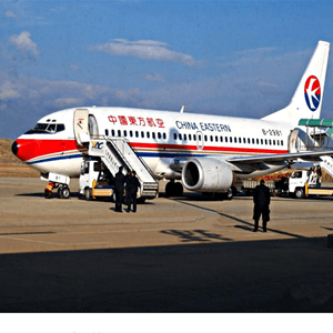 鄂托克前旗敖勒召其机场邮寄航空快运业稳步发展的原因是什么？